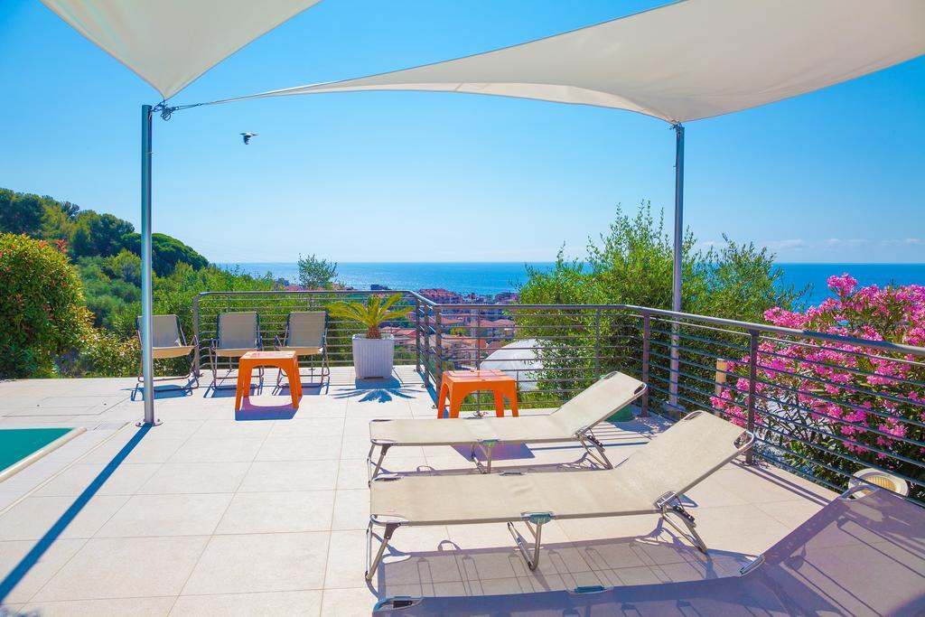 Appartamenti Villa Il Poggiolo Diano Marina Exterior photo